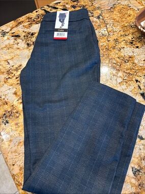 NWT- Dalia pants
